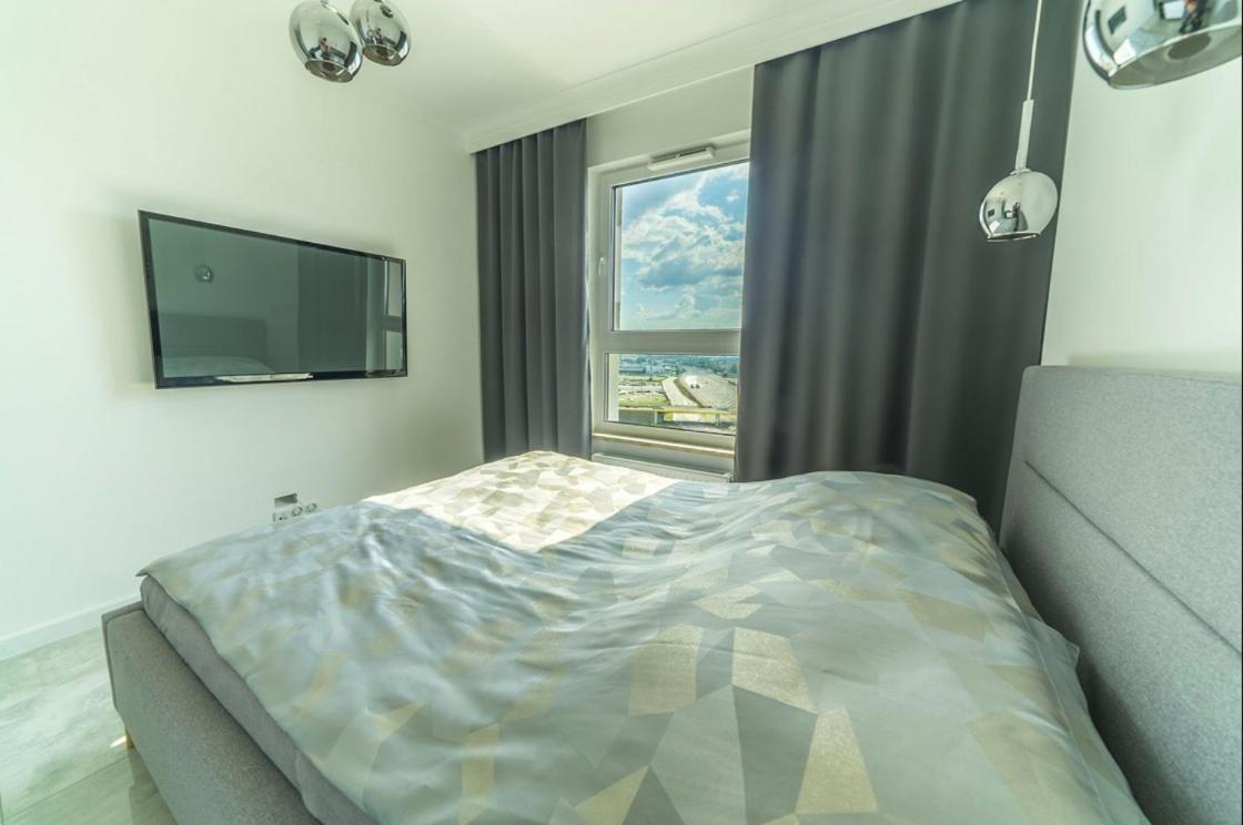 Apartmate- View Comfy By The Sea & Free Gym